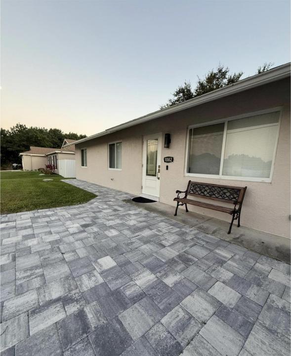 1082 SW BELLEVUE Avenue, Port St. Lucie, Florida 34953, USA