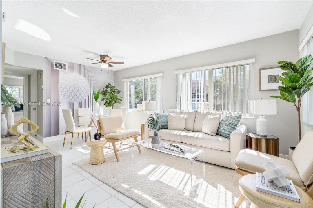 335 SW 20th St 1, Fort Lauderdale, Florida 33315, Stati Uniti