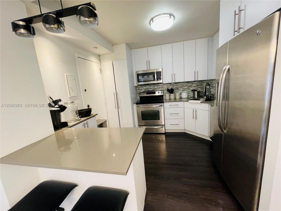2333 Brickell Ave 409, Miami, Florida 33129, Amerika Birleşik Devletleri
