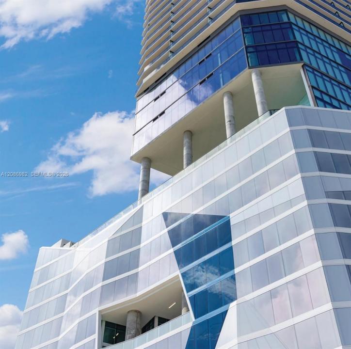 398 NE 5th St 1510, Miami, Florida 33132, USA