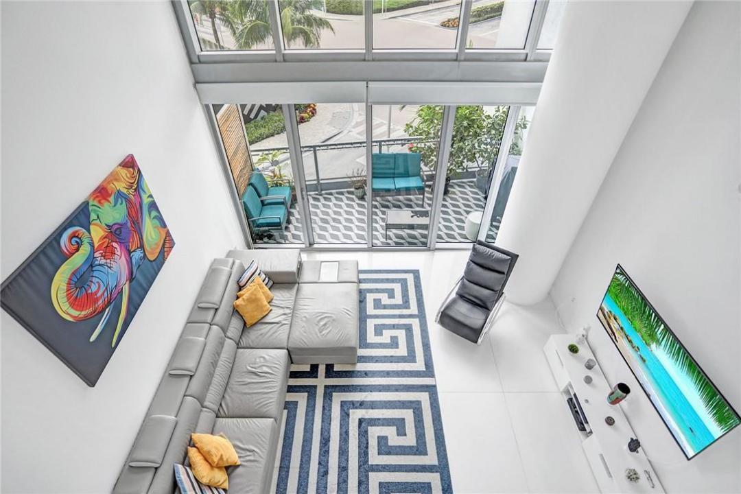 90 SW 3RD Street TH300B, Miami, Floride 33130, États-Unis