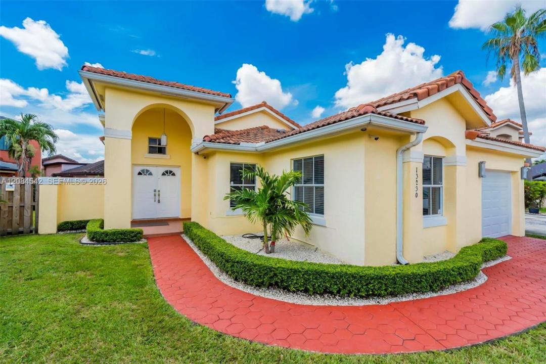 13230 NW 8th Ter, Miami, Florida 33182, Stati Uniti