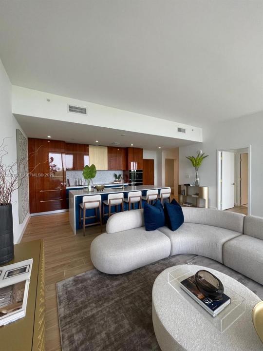 2678 Tigertail Ave 502, Miami, Florida 33133, Stati Uniti