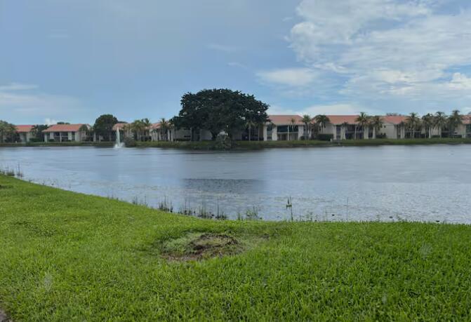 1445 LAKE CRYSTAL Drive E, West Palm Beach, Florida 33411, Stati Uniti
