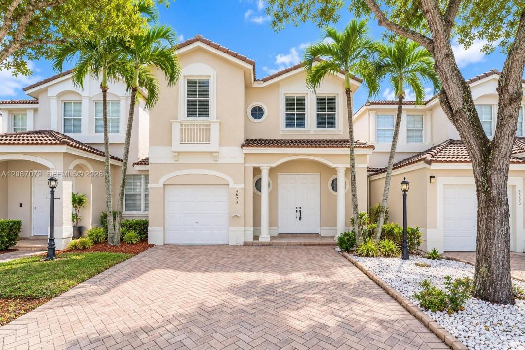 4873 NW 107th Path, Doral, Florida 33178, USA