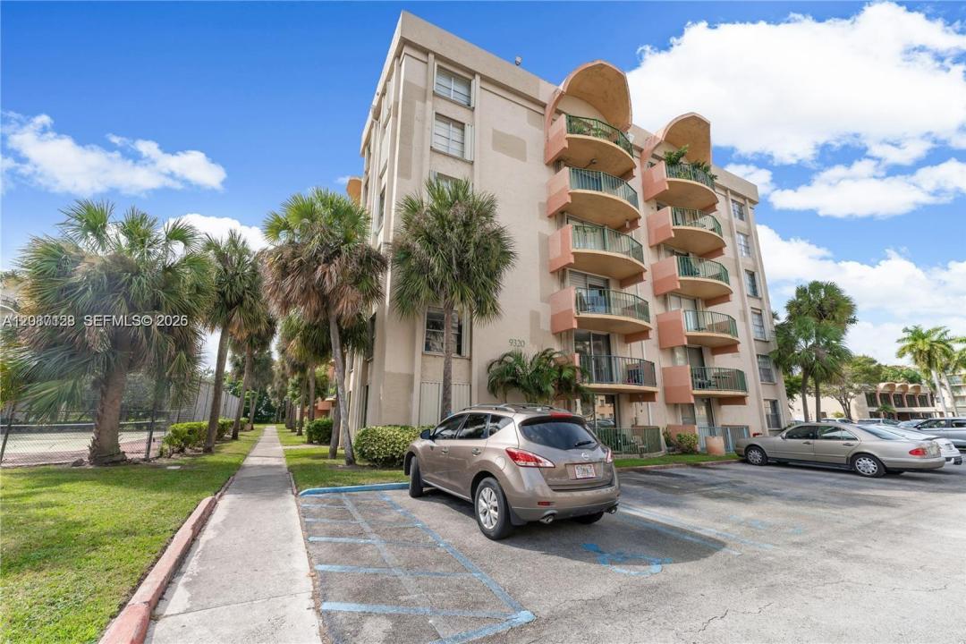 9310 Fontainebleau Blvd 606, Miami, Floride 33172, États-Unis