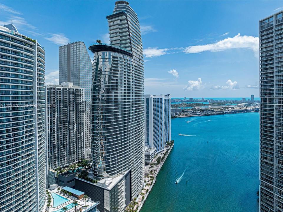 300 Biscayne Blvd Way 1106, Miami, Florida 33131, USA