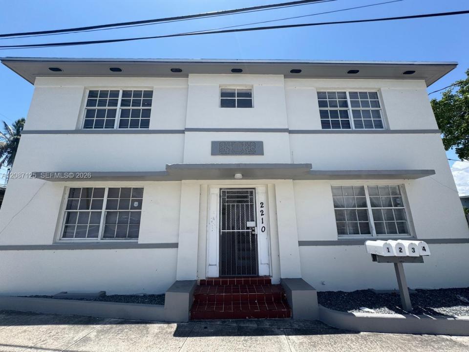 2210 NW North River Dr 2, Miami, Floride 33125, États-Unis