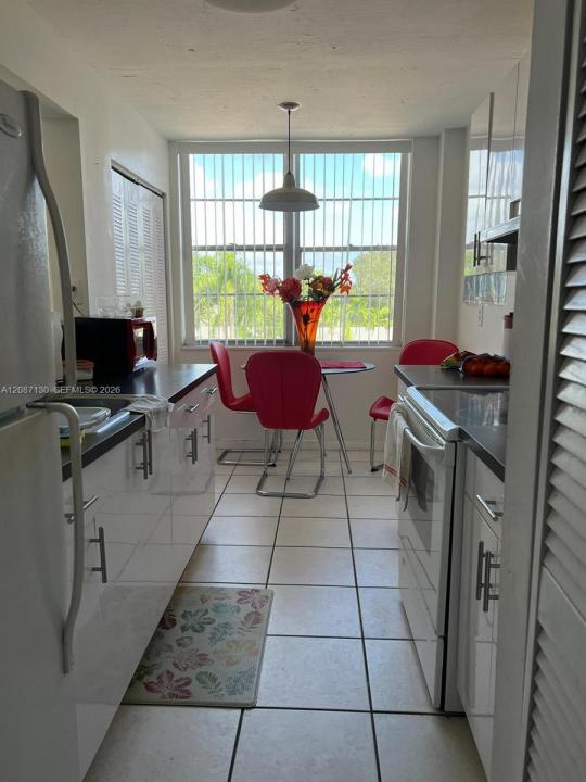 12105 NE 6th Ave 403, North Miami, Floride 33161, États-Unis