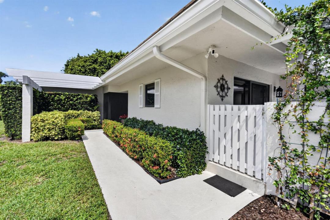 3648 Freshwater Drive, Jupiter, Florida 33477, USA