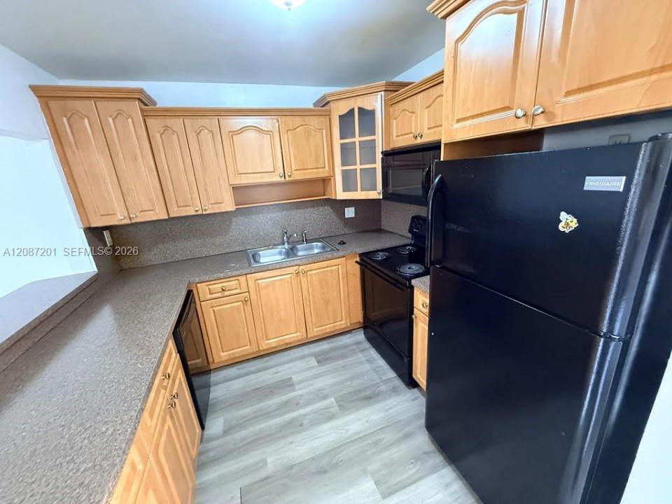 6125 W 20th Ave 312, Hialeah, Floryda 33012, USA