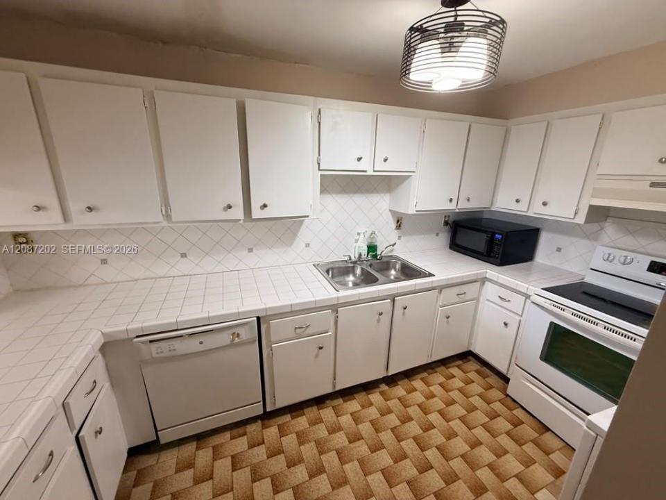 10000 NW 80th Ct 2361, Hialeah Gardens, Floride 33016, États-Unis