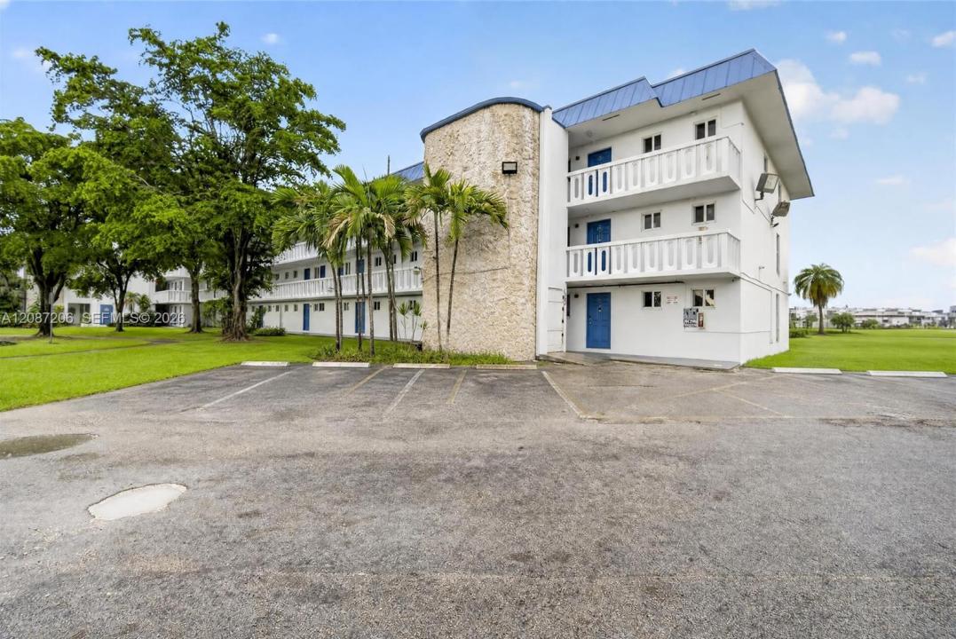 1000 NE 191st St 14, Miami, Florida 33179, Stati Uniti