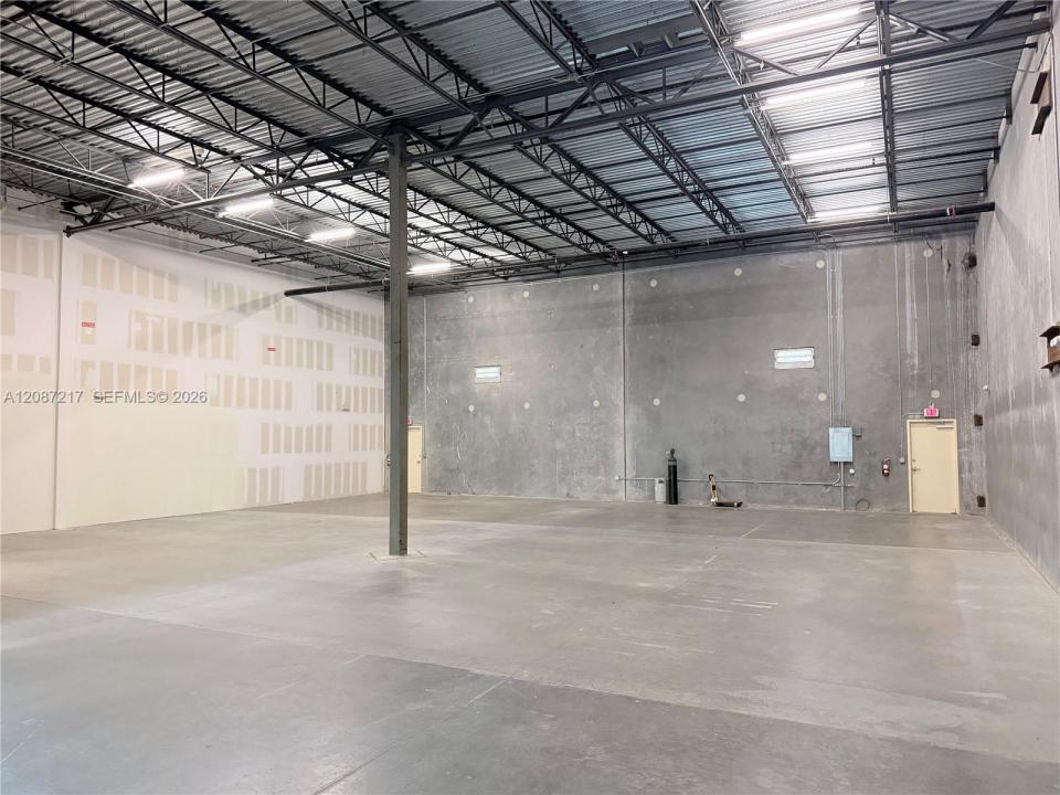 10428 W State Road 84, Davie, Florida 33324, USA