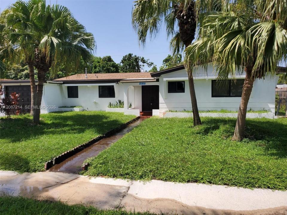 2025 NW 191st St, Miami Gardens, Floryda 33056, USA