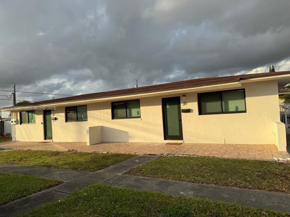 30 NW 56th Ct 1, Miami, Florida 33126, Stati Uniti