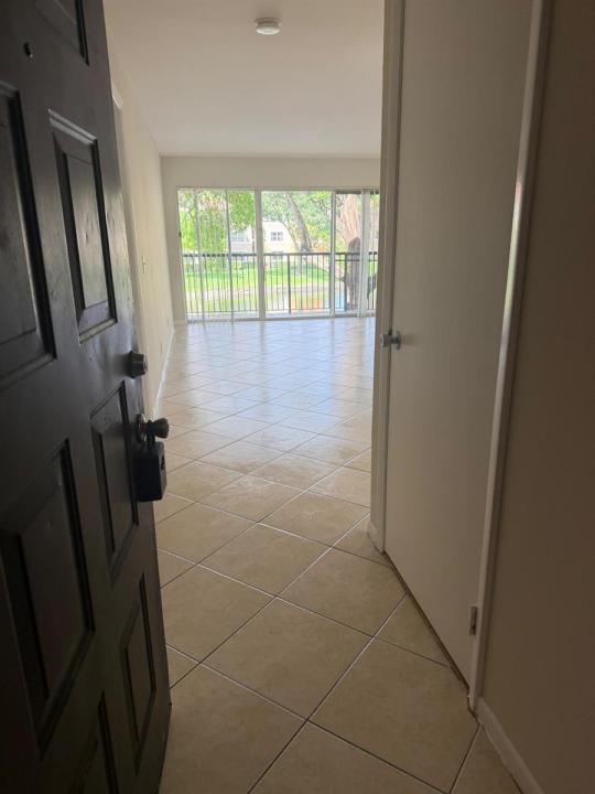 8701 WILES Road 204, Coral Springs, Floride 33067, États-Unis