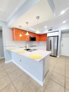 208 NW 47th Ave 203, Miami, Florida 33126, USA