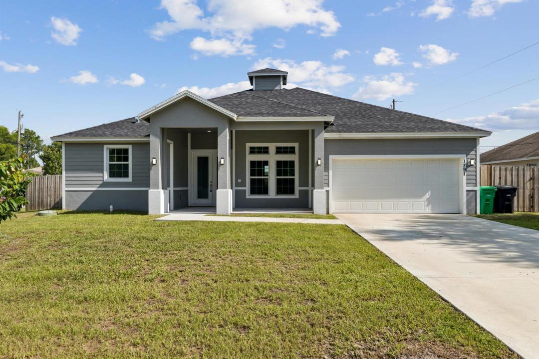 1791 SW Effland Avenue, Port St. Lucie, Floryda 34953, USA