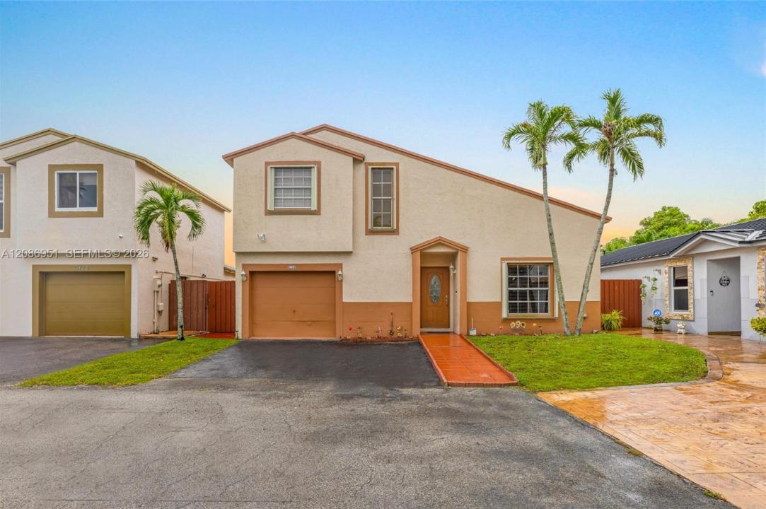 6746 NW 199th St, Hialeah, Floryda 33015, USA
