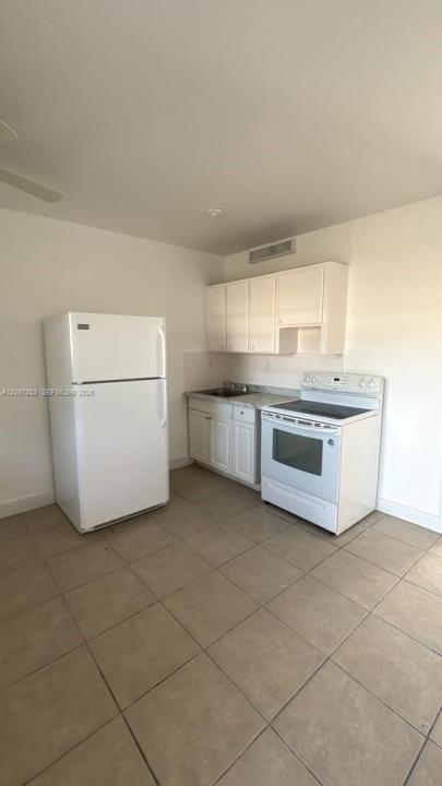 8450 NE Miami Ct 5, Miami, Florida 33138, Stati Uniti