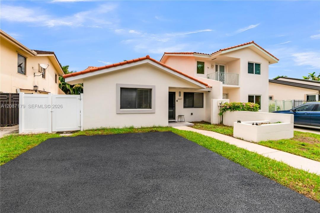 2437 SW 99th Ct N, Miami, Floryda 33165, USA