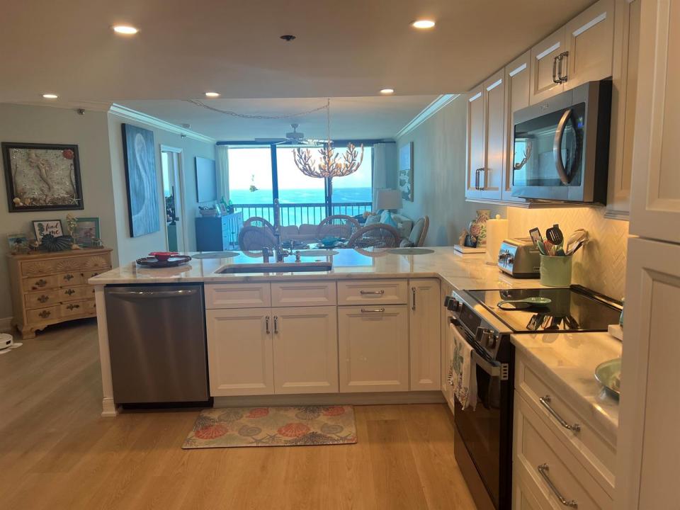 8880 S OCEAN S Drive 1302, Jensen Beach, Florida 34957, USA