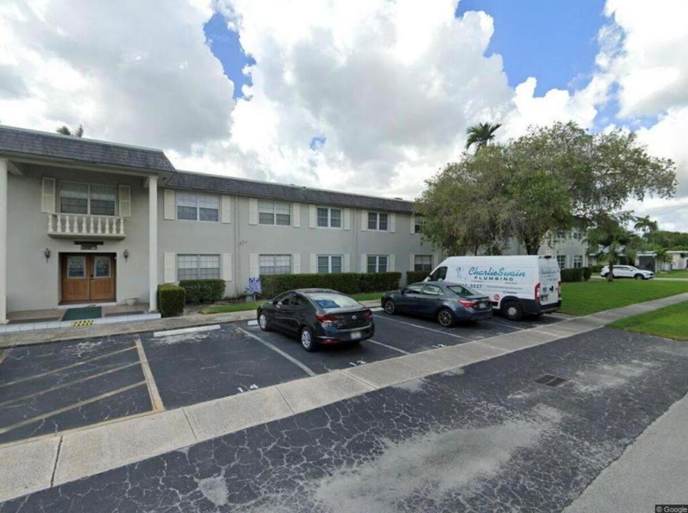 1560 MCKINLEY Street 111W, Hollywood, Floride 33020, États-Unis