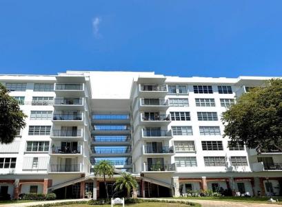 Bay Harbor Islands, Florida 33154, USA