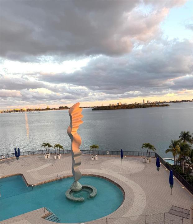 1800 NE 114th St 605, North Miami, Floride 33181, États-Unis