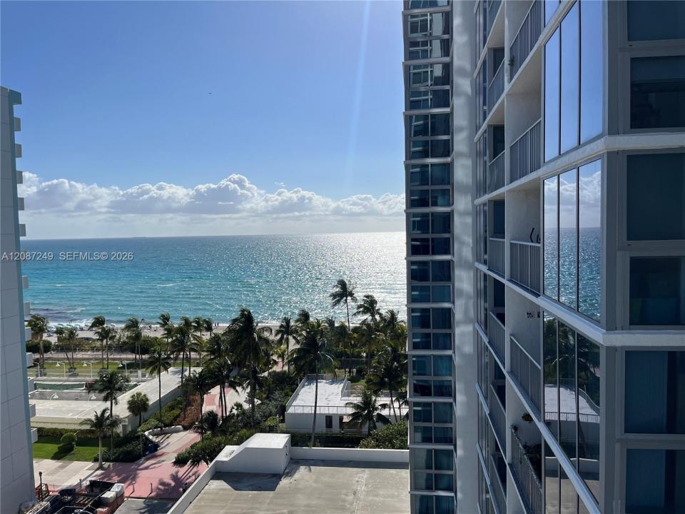 2655 Collins Ave 1203, Miami Beach, Florida 33140, USA
