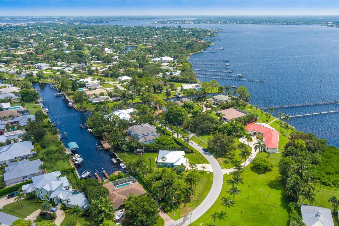 2070 NW PINE TREE Way, Stuart, Florida 34994, Amerika Birleşik Devletleri