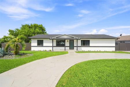 1707 S Curlew Ln, Homestead, Florida 33035, USA