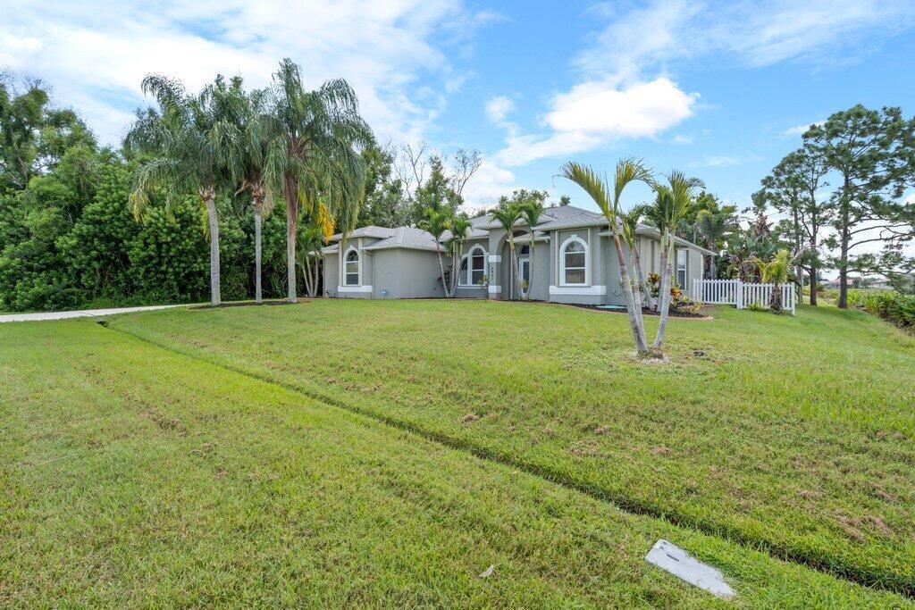 6862 NW Jorgensen Road, Port St. Lucie, Florida 34983, Stati Uniti