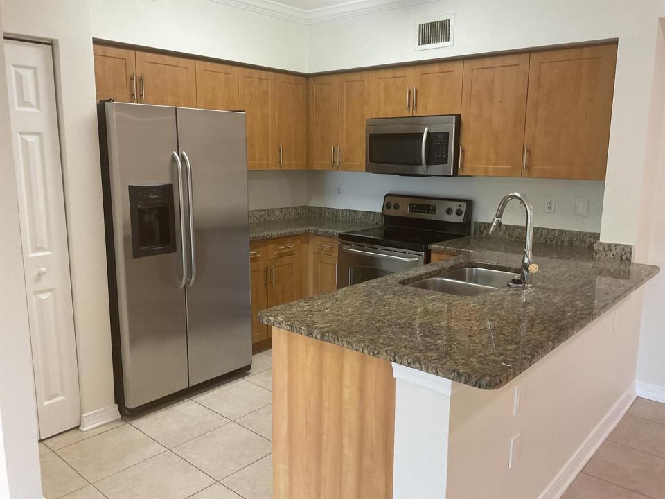 6505 Emerald Dunes Drive 204, West Palm Beach, Floride 33411, États-Unis