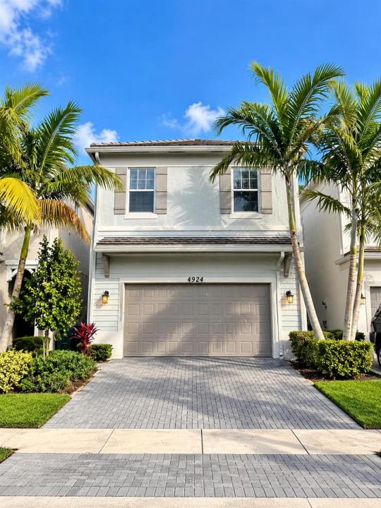 4924 NW 48th Terrace, Tamarac, Floryda 33319, USA