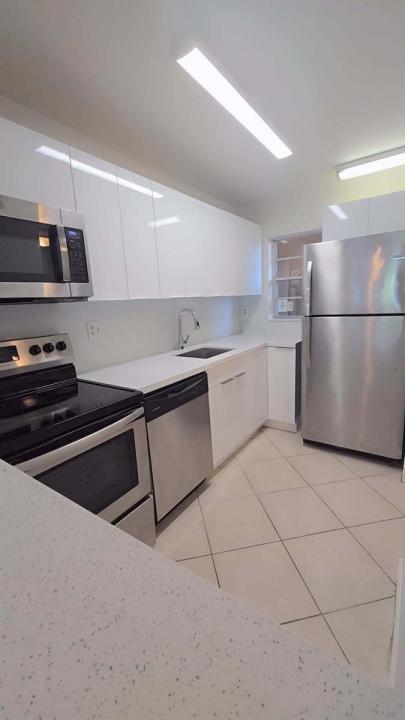 4121 STIRLING Road 404, Dania Beach, Florida 33314, Stati Uniti