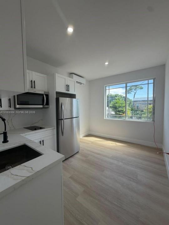 2425 SW 6th St 9, Miami, Floride 33135, États-Unis
