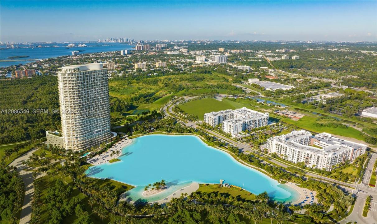 2411 Laguna Cir 1004, North Miami, Floride 33181, États-Unis