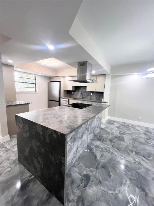 4930 E Sabal Palm Blvd 206, Tamarac, Floride 33319, États-Unis
