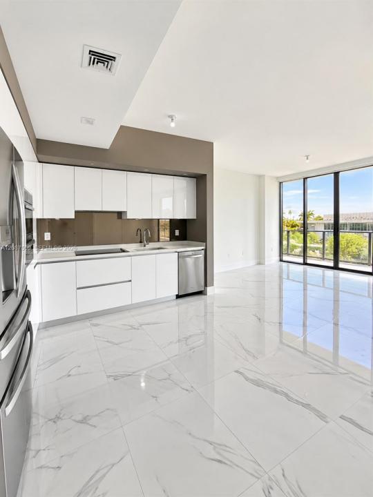 1170 E Hallandale Beach Blvd 306, Hallandale Beach, Floride 33009, États-Unis