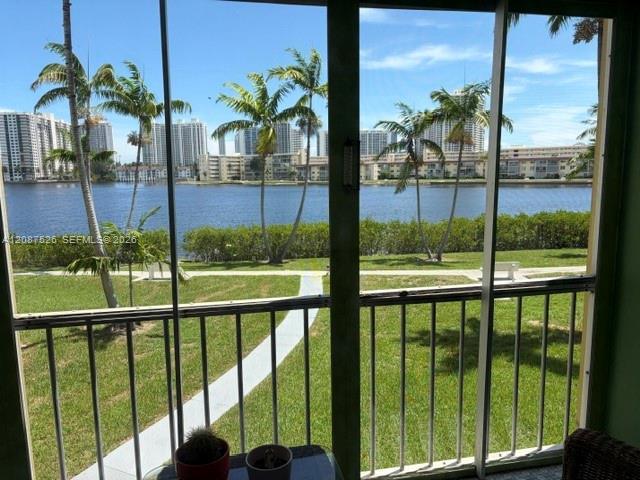 2861 Leonard Dr F207, Aventura, Florida 33160, Stati Uniti