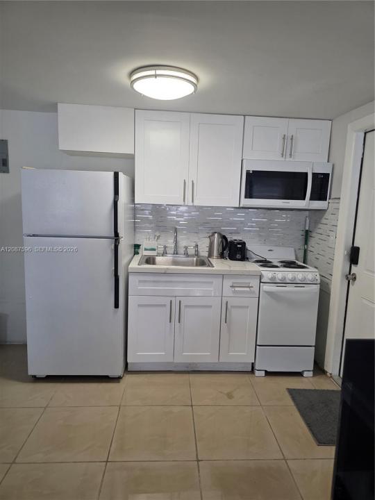 5712 Hollywood Blvd 1, Hollywood, Florida 33021, Stati Uniti
