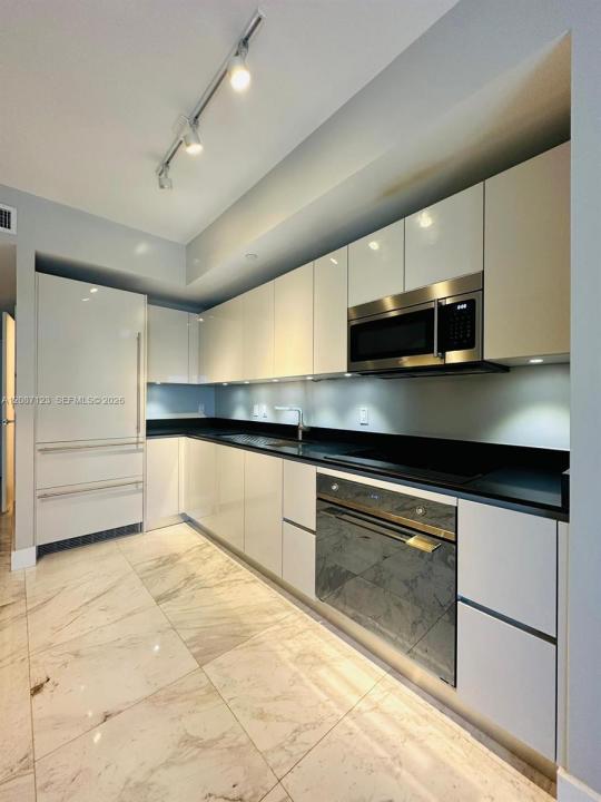 1010 Brickell Ave 4208, Miami, Floride 33131, États-Unis