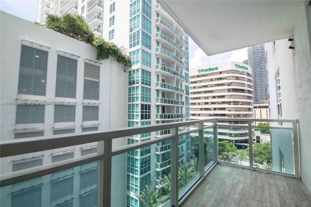 950 Brickell Bay 703, Miami, Florida 33131, Stati Uniti