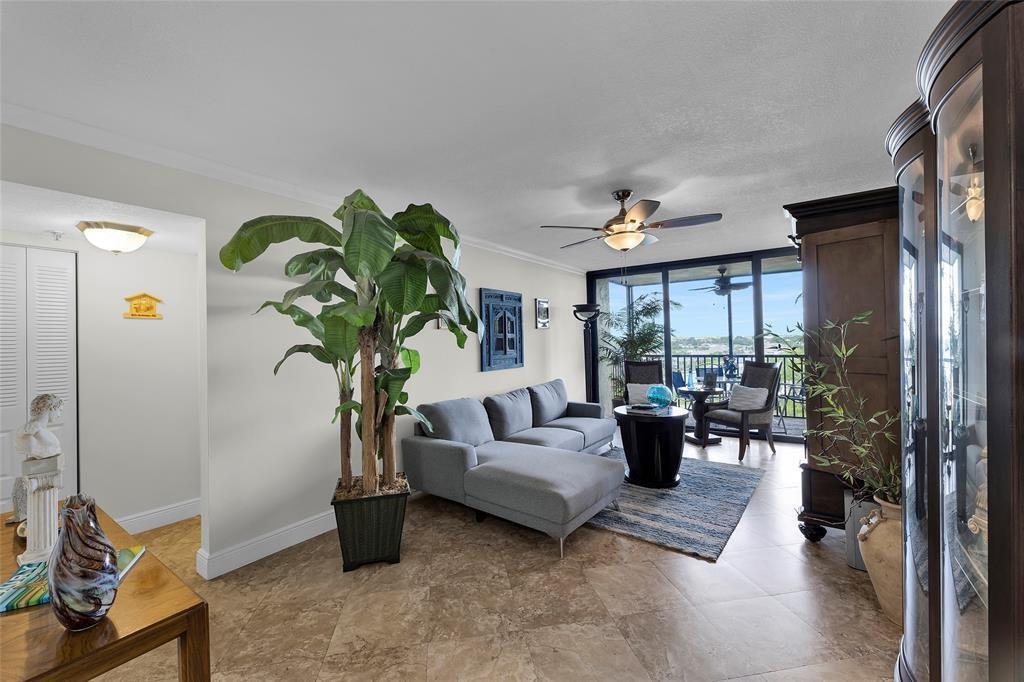 105 LAKE EMERALD Drive 711, Oakland Park, Floride 33309, États-Unis