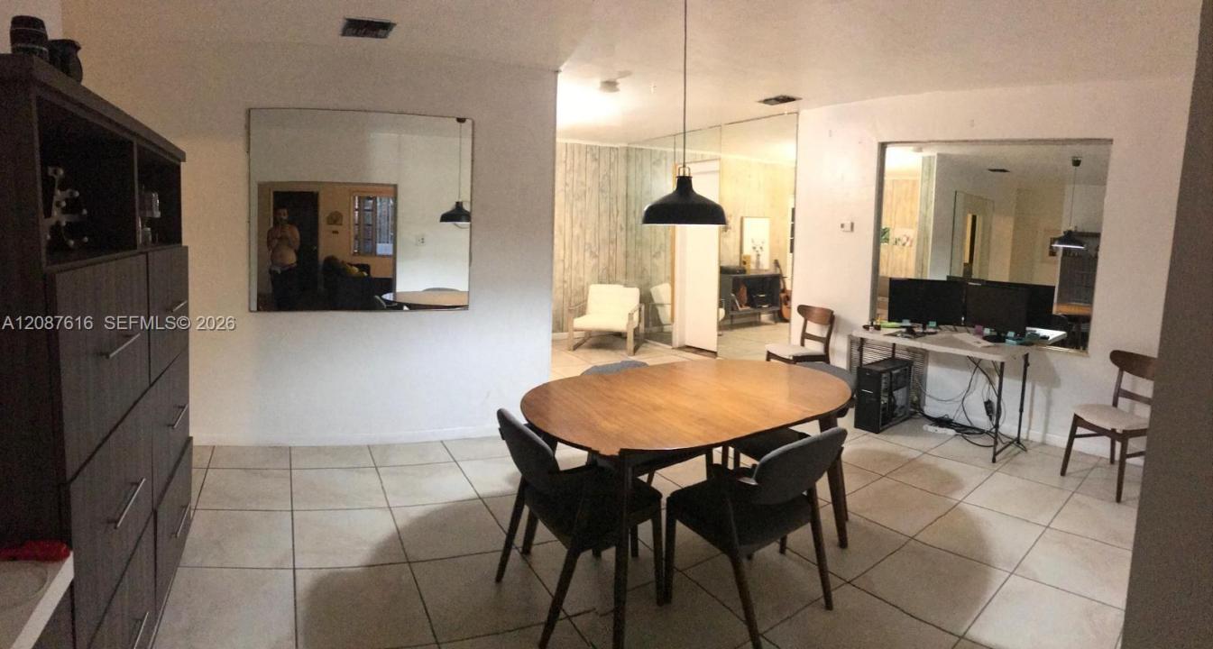 1310 NW 52nd St, Miami, Floride 33142, États-Unis