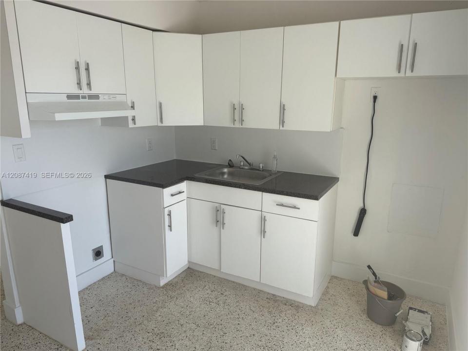 767 SW 9th St 201, Miami, Florida 33130, USA