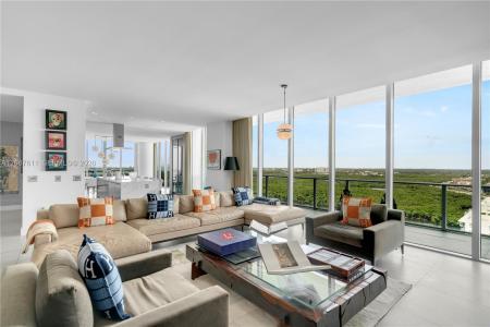 330 Sunny Isles Blvd 5-TS01, Sunny Isles Beach, פלורידה 33160, ארצות הברית של אמריקה