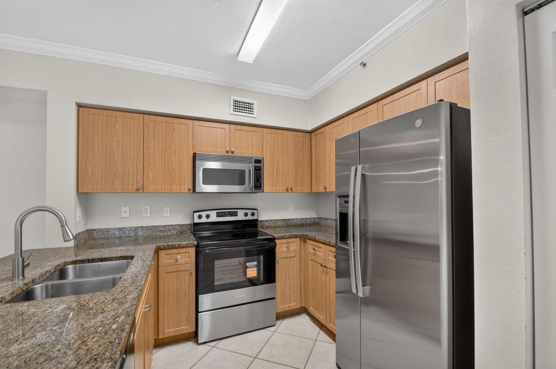 6370 EMERALD DUNES Drive 203, West Palm Beach, Florida 33411, Stati Uniti